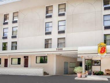Super 8 By Wyndham Chicago Il Hotel Bagian luar foto